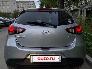 2017 Mazda Demio IV (DJ), серебристый, 1550000 рублей, вид 2