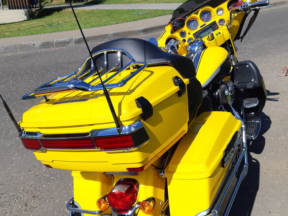 2011 Harley-Davidson CVO, жёлтый - вид 6