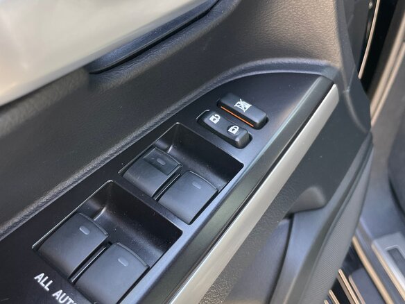 2019 Toyota Land Cruiser 200 Series Рестайлинг 2, чёрный, 9800000 рублей - вид 21