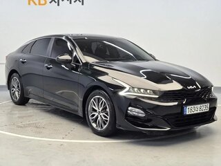 2022 Kia K5 III, чёрный, 1870000 рублей, вид 2