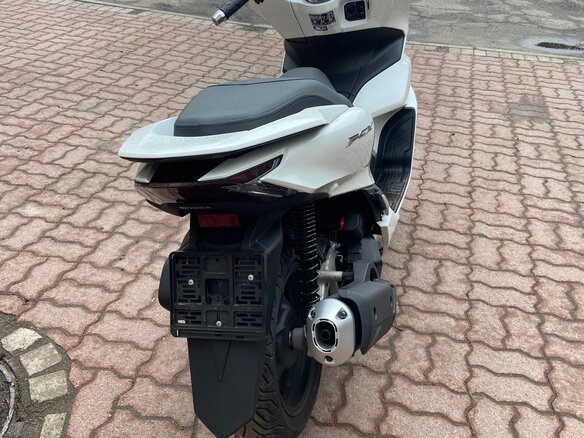 2021 Honda PCX 125, белый, 400000 рублей - вид 5