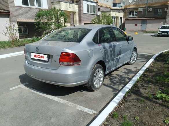 2013 Volkswagen Polo V, серебристый, 750000 рублей - вид 4
