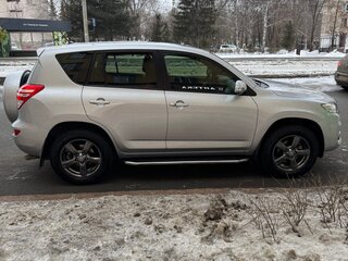 2012 Toyota RAV4 III (XA30) Рестайлинг, серебристый, 2500000 рублей, вид 1