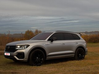 2020 Volkswagen Touareg III, серый, 4500000 рублей, вид 1