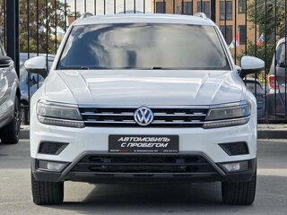 2017 Volkswagen Tiguan II, белый, 2288000 рублей, вид 2