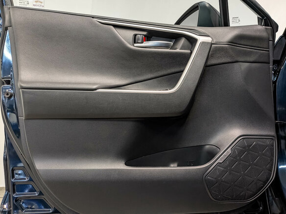 2020 Toyota RAV4 V (XA50), синий, 2950000 рублей - вид 18