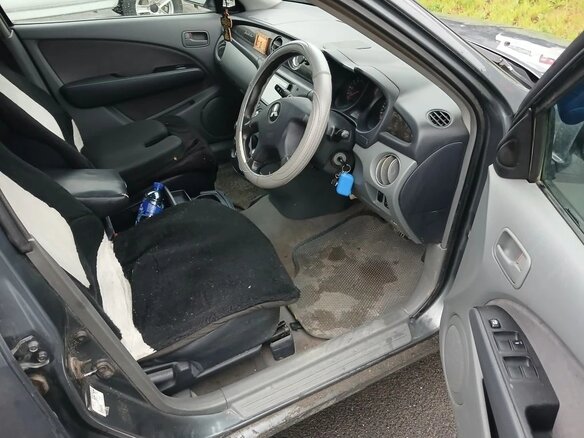 2001 Mitsubishi Airtrek I, серый, 360000 рублей - вид 5