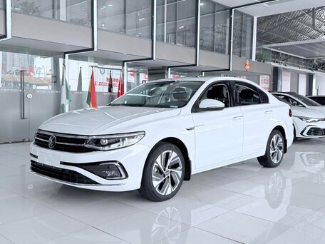 2023 Volkswagen Bora IV (China Market) Рестайлинг, белый, 1200000 рублей, вид 1