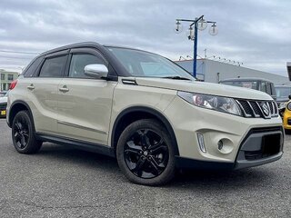 2022 Suzuki Escudo IV Рестайлинг, бежевый, 1510000 рублей, вид 1