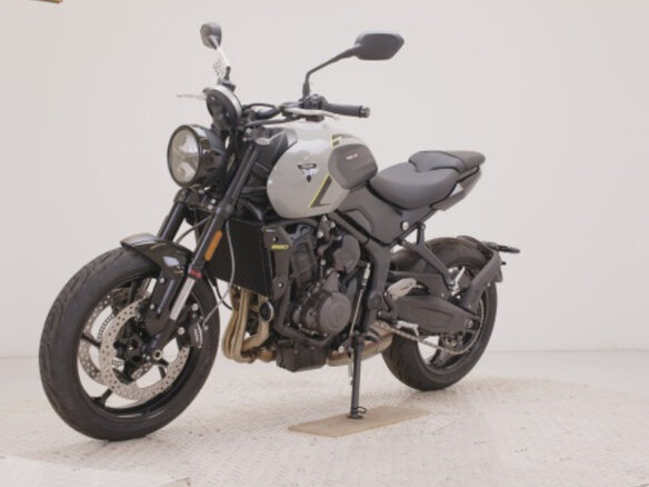2026 Triumph Trident 660, чёрный, 799000 рублей - вид 2