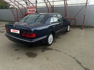 2000 Mercedes-Benz E-Класс 240 II (W210, S210) Рестайлинг, синий, 520000 рублей, вид 5