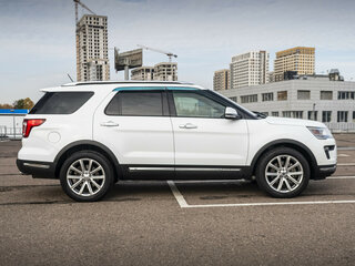 2018 Ford Explorer V Рестайлинг 2, белый, 2799000 рублей, вид 4