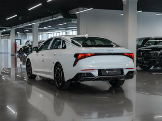 2026 Kia K5 III Рестайлинг, белый, 4900000 рублей, вид 5