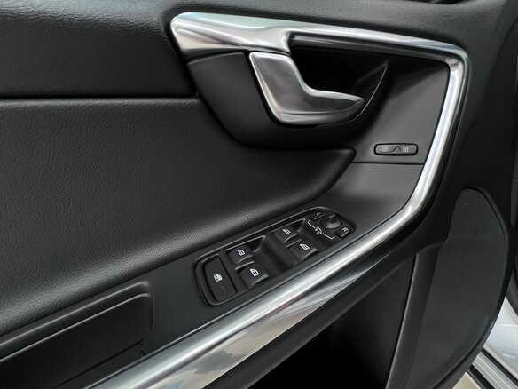 2016 Volvo S60 II Рестайлинг, серебристый, 1350000 рублей - вид 24