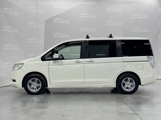 2011 Honda Stepwgn IV, белый, 1145000 рублей, вид 2