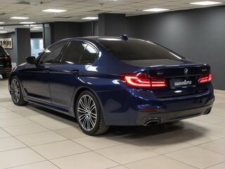 2019 BMW 5 серии 530i xDrive VII (G30/G31/G38), синий, 2770000 рублей, вид 5