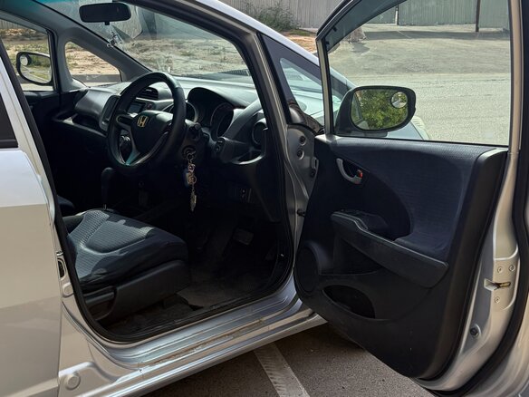 2008 Honda Fit II, серебристый, 550000 рублей - вид 15