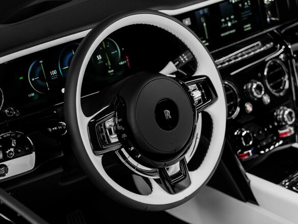 2026 Rolls-Royce Cullinan Black Badge I Рестайлинг (Series II), чёрный, 70000000 рублей - вид 13