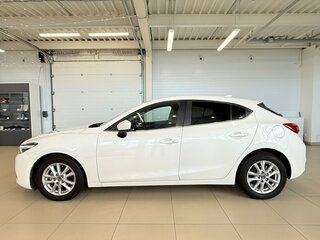 2016 Mazda Axela III Рестайлинг, белый, 1429000 рублей, вид 3
