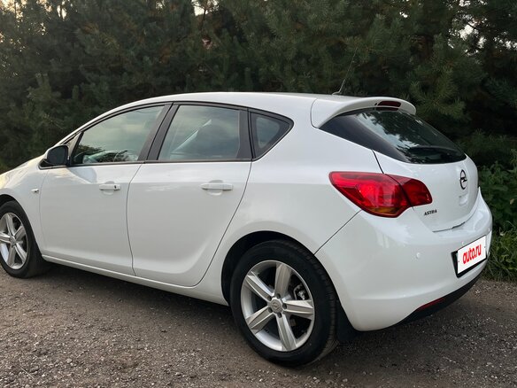 2011 Opel Astra J, белый - вид 10