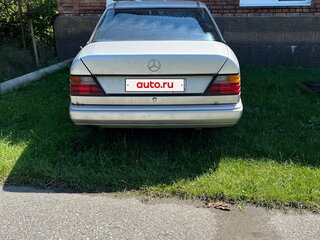 1993 Mercedes-Benz E-Класс 200 I (W124), серебристый, 105000 рублей, вид 3