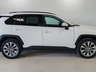 2021 Toyota RAV4 V (XA50), белый, 3070000 рублей, вид 4