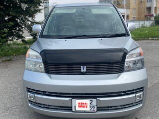 2004 Toyota Voxy I (R60), серый, 1050000 рублей, вид 3