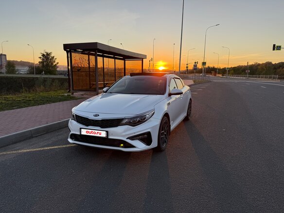 2018 Kia Optima IV Рестайлинг, белый, 2000000 рублей