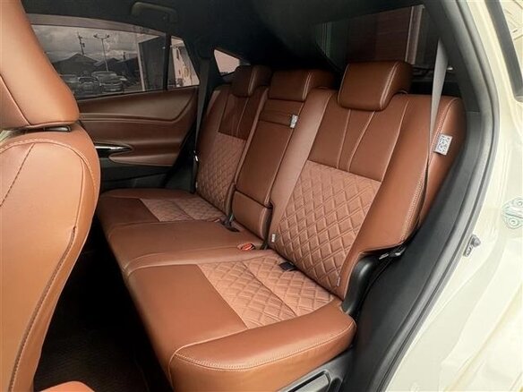 2019 Toyota Harrier III (XU60) Рестайлинг, белый, 2361203 рублей - вид 16