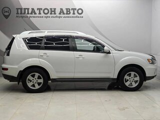 2010 Mitsubishi Outlander II Рестайлинг, белый, 890000 рублей, вид 4