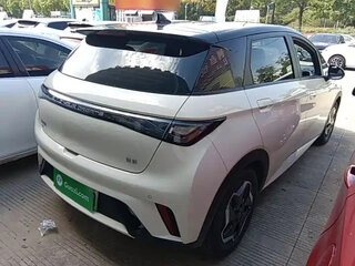 2025 BYD Dolphin 44.9 kWh I, белый, 1750213 рублей, вид 5