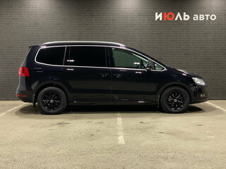 2012 Volkswagen Sharan II, чёрный, 1395000 рублей, вид 4