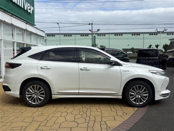 2019 Toyota Harrier III (XU60) Рестайлинг, белый, 2361203 рублей - вид 9