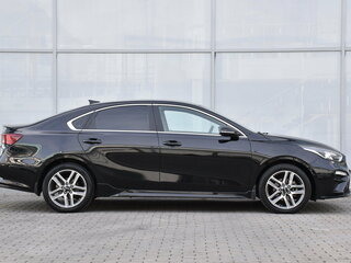 2021 Kia Cerato IV, чёрный, 2095000 рублей, вид 4