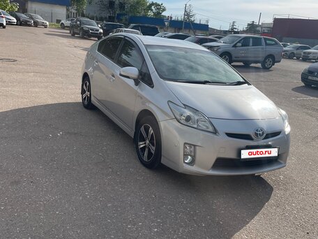 2010 Toyota Prius III (XW30), серый, 800000 рублей, вид 3