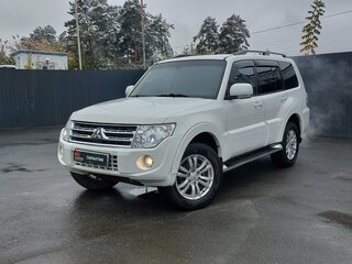 2013 Mitsubishi Pajero IV Рестайлинг 1, белый, 2199000 рублей, вид 1