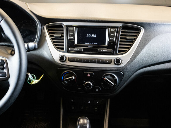 2018 Hyundai Solaris II, белый, 1175000 рублей - вид 6