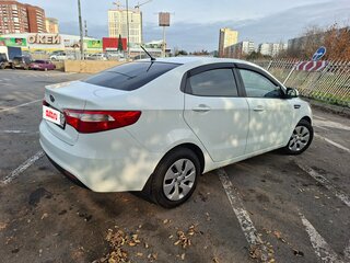 2012 Kia Rio III, белый, 850000 рублей, вид 4