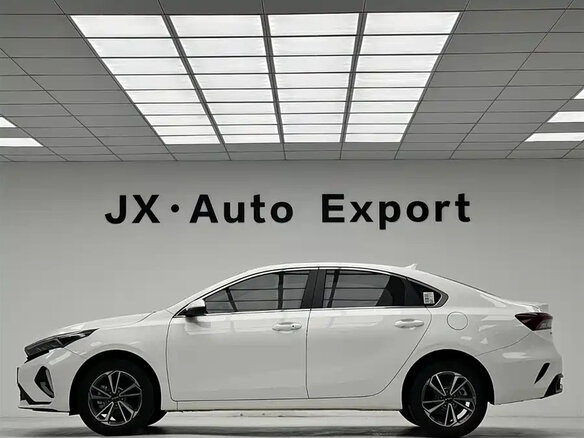 2023 Kia K3 II (China Market) Рестайлинг, белый, 1641255 рублей - вид 5