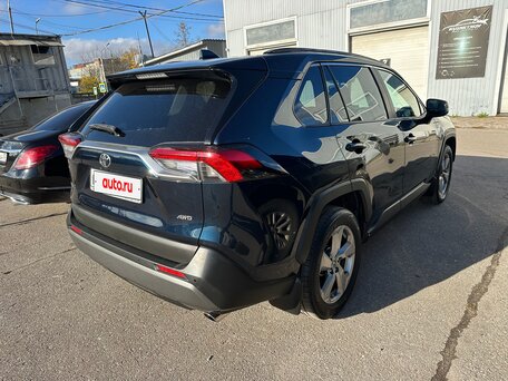 2019 Toyota RAV4 V (XA50), синий, 2490000 рублей, вид 2
