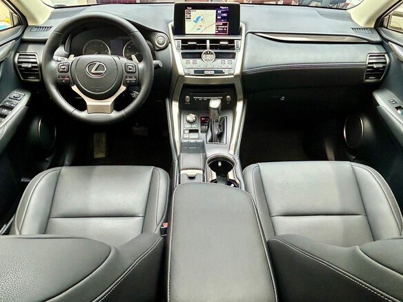 2019 Lexus NX 200 I Рестайлинг, серебристый, 2674000 рублей - вид 16