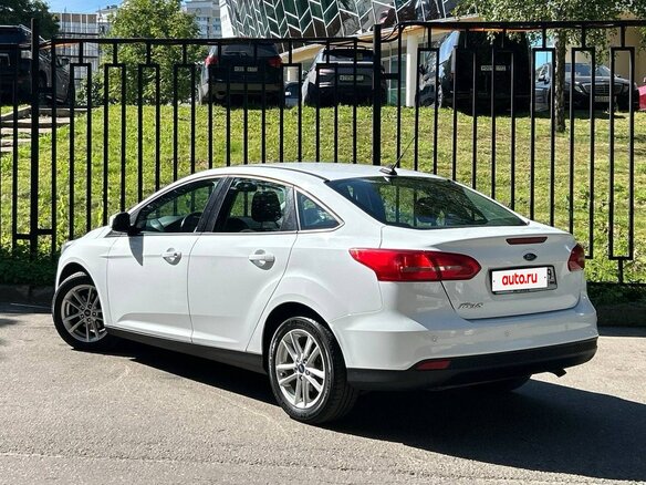 2018 Ford Focus III Рестайлинг, белый, 1100000 рублей - вид 3