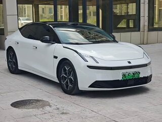 2025 Lynk & Co 10 18.4 kWh, белый, 3907033 рублей, вид 3