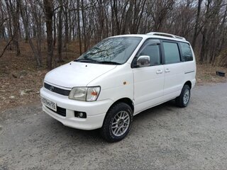 1998 Toyota Town Ace Noah III, белый, 400000 рублей, вид 2