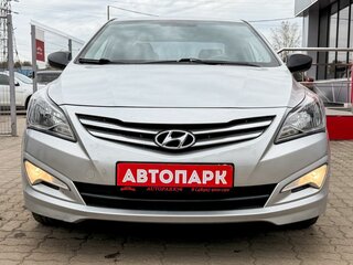 2014 Hyundai Solaris I Рестайлинг, серебристый, 939000 рублей, вид 2