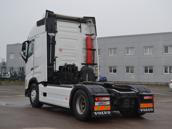 2022 Volvo FH, белый, 12200000 рублей - вид 3