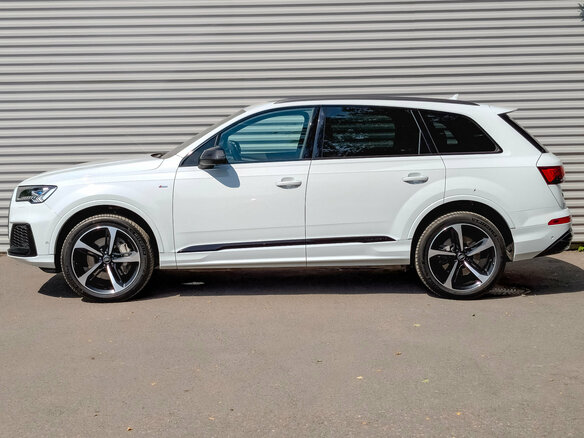 2020 Audi Q7 55 TFSI II (4M) Рестайлинг, белый, 5185000 рублей - вид 8