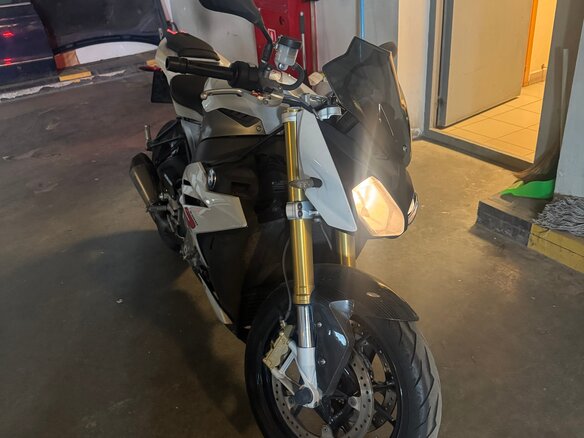 2015 BMW S 1000 R, белый, 1010000 рублей - вид 2