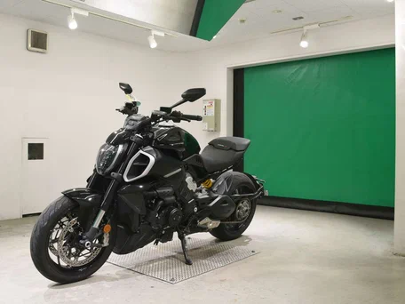 2023 Ducati Diavel V4, чёрный, 2450000 рублей, вид 4
