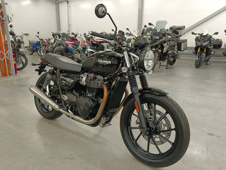 2023 Triumph Speed Twin, чёрный, 930000 рублей, вид 1
